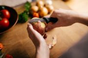 Набір кухонних ножів для овочів Fiskars Essential 3шт (1065584), фото 5