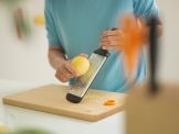Терка с контейнером Fiskars Functional Form 1019530, фото 2