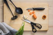Овочечистка Fiskars Essential з рухомим лезом 6 см 1065599, фото 3