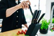 Кухонный нож Fiskars Edge для овощей 8 см Black 1003091, фото 1